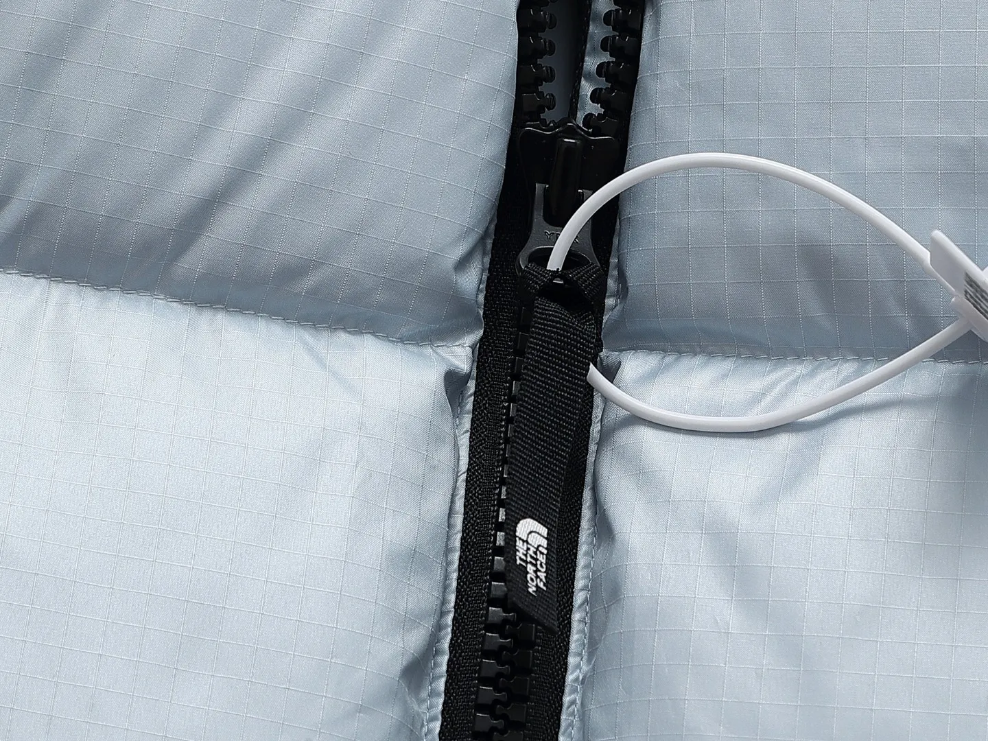 ：Black White Green Blue Gray sizi： 𝗧𝗵𝗲 𝗡𝗼𝗿𝘁𝗵 𝗙𝗮𝗰𝗲｜ 1996 Same Style （ Z💰 ） ：RDS Quality 90 715+ ： 400D Nylon ， ： ， 。 ： DWR 40 ， Z💰 ： ， 7 ， Z💰 ： YKK ， ， ， 10 。 1 1 （ ， 💰 ， ， ，Lightweight ， ） ， ， ！ ， ： 。 ⚠ ！ ， ！ ： ， Quality ！